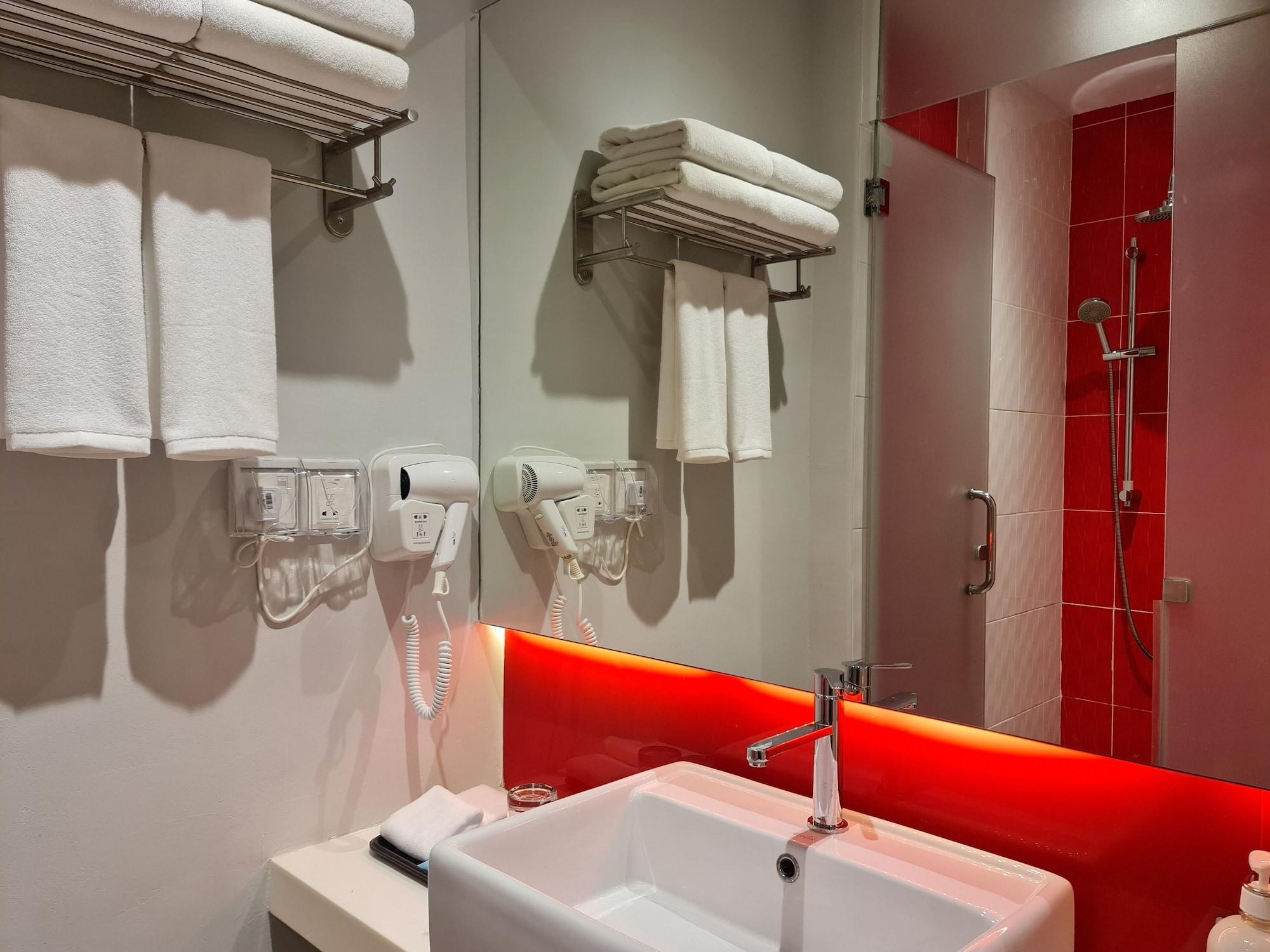 Holiday Inn Express & Suites Johor Bahru By Ihg Extérieur photo