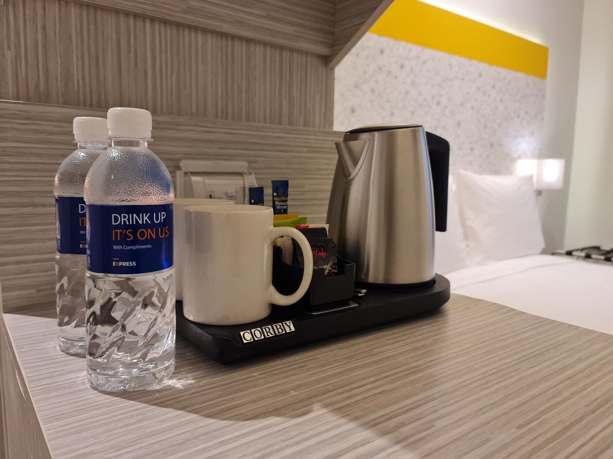 Holiday Inn Express & Suites Johor Bahru By Ihg Extérieur photo