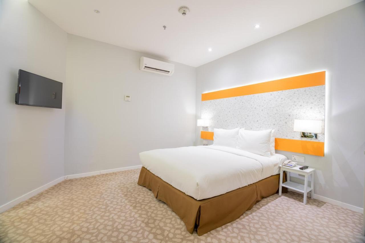 Holiday Inn Express & Suites Johor Bahru By Ihg Extérieur photo