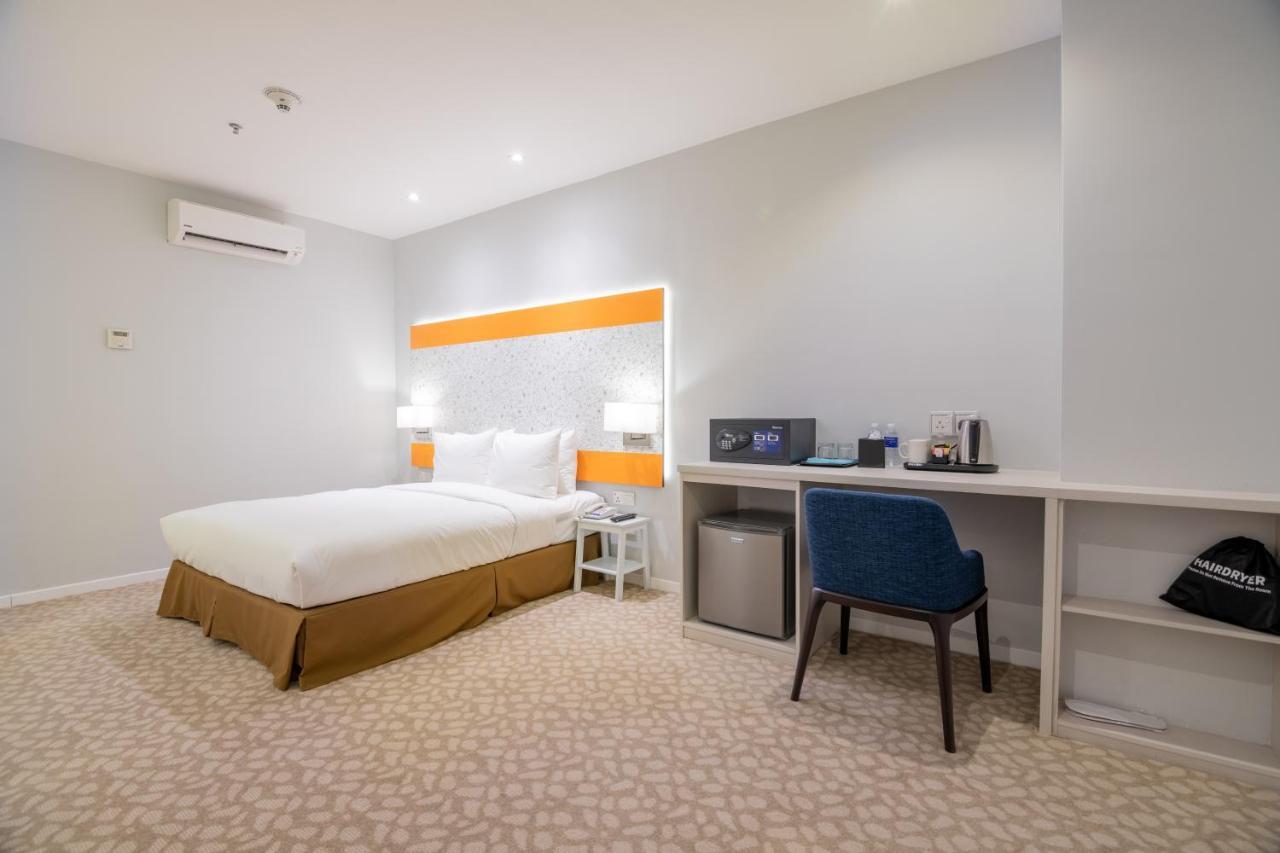 Holiday Inn Express & Suites Johor Bahru By Ihg Extérieur photo