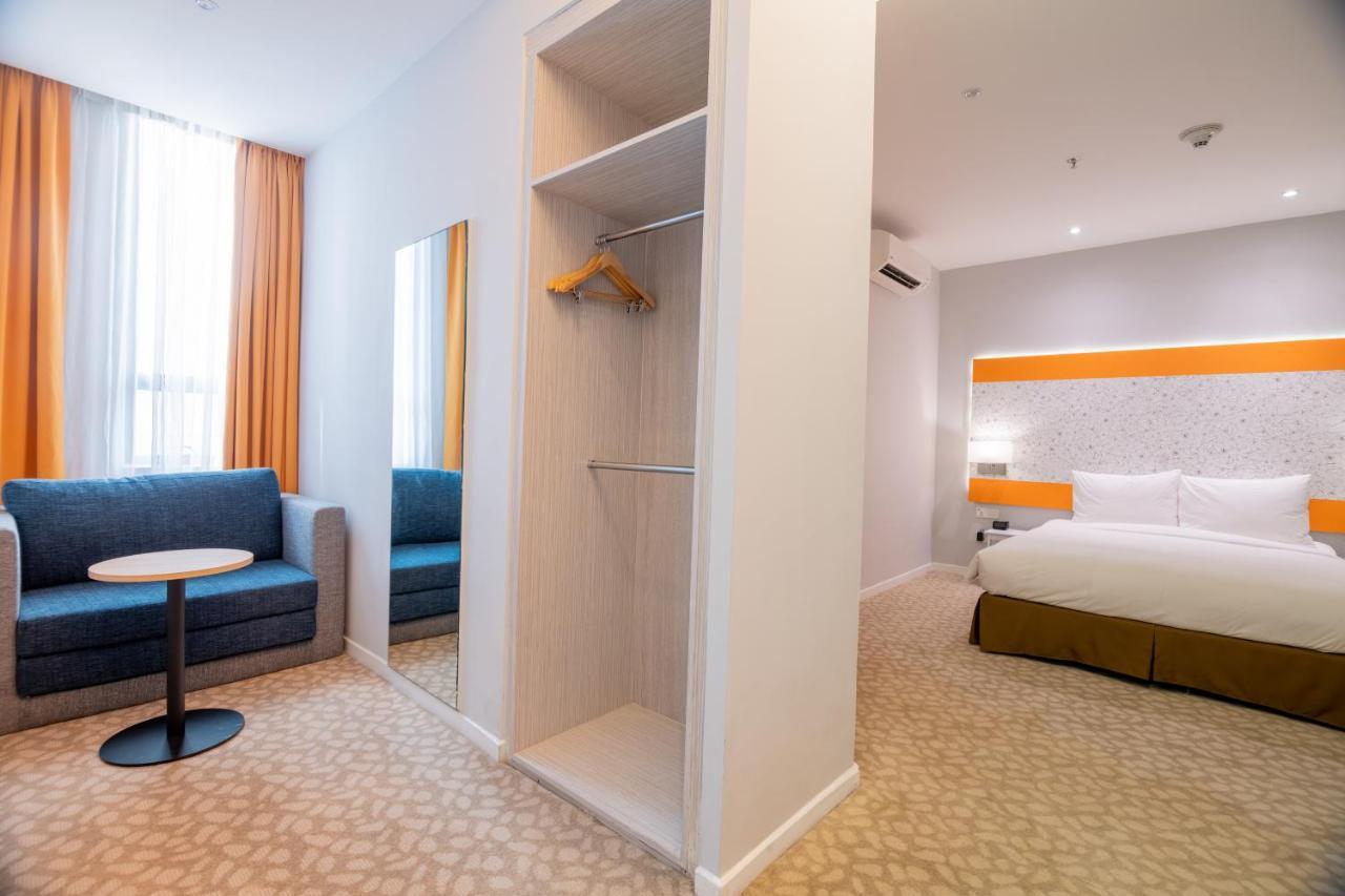 Holiday Inn Express & Suites Johor Bahru By Ihg Extérieur photo
