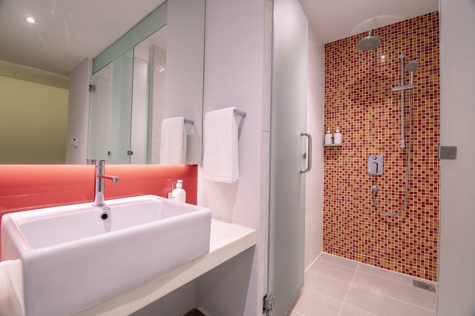 Holiday Inn Express & Suites Johor Bahru By Ihg Extérieur photo