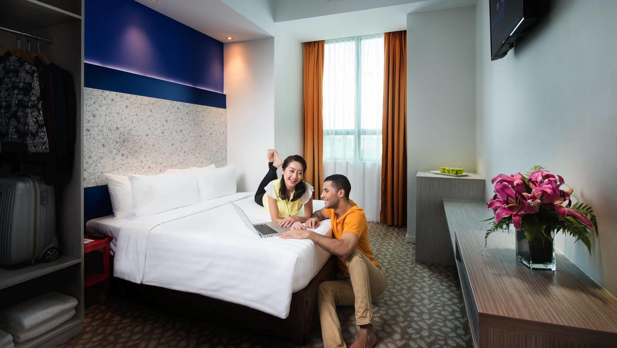 Holiday Inn Express & Suites Johor Bahru By Ihg Extérieur photo